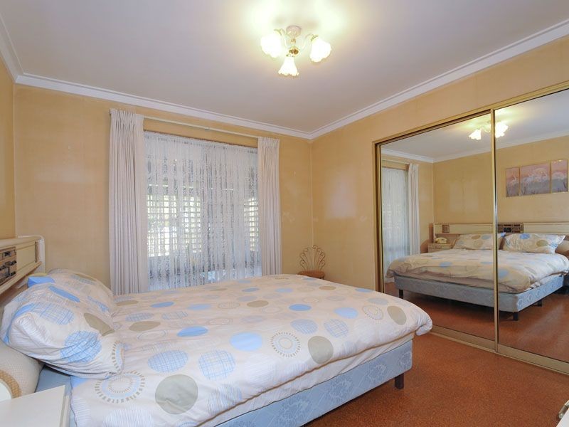 54 Dampier Loop, Mirrabooka WA 6061