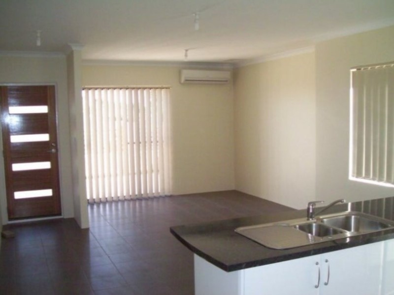 54 Arkana Rd, Westminster WA 6061