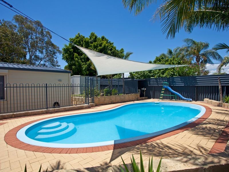 8 Binstead Court, Koondoola WA 6064