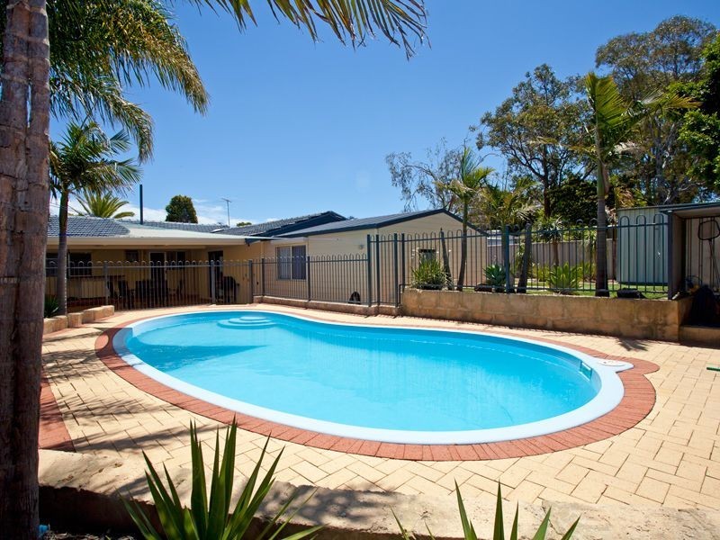 8 Binstead Court, Koondoola WA 6064