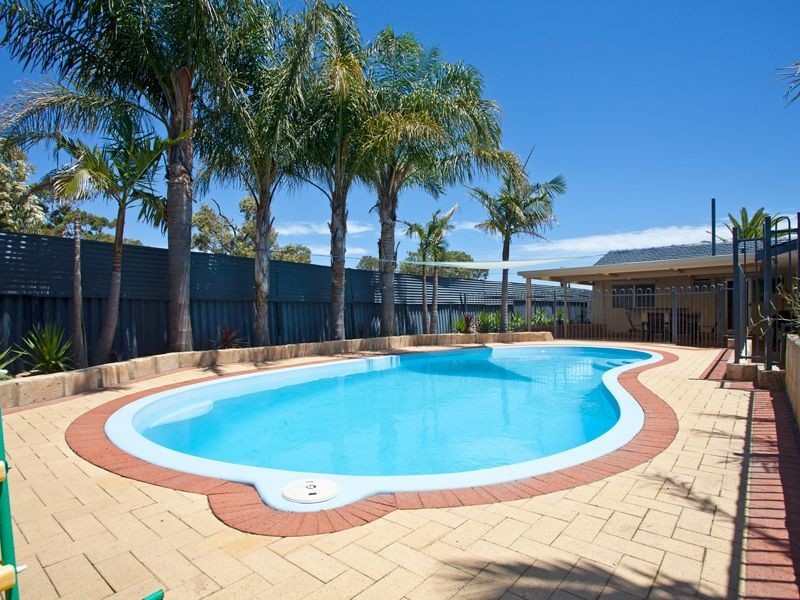 8 Binstead Court, Koondoola WA 6064