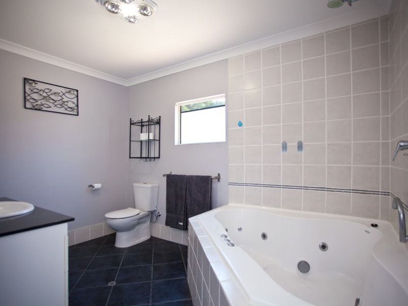 8 Binstead Court, Koondoola WA 6064