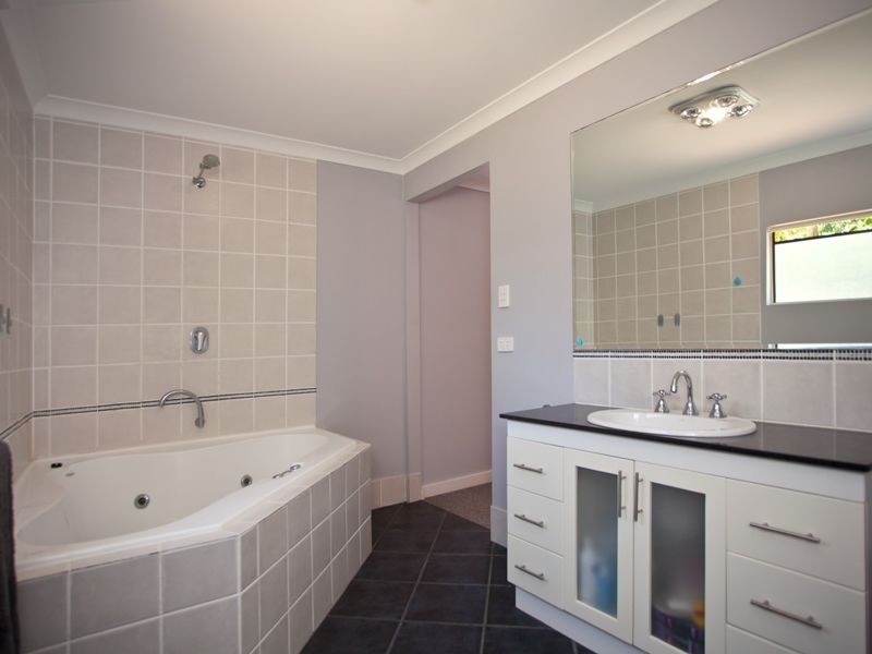 8 Binstead Court, Koondoola WA 6064