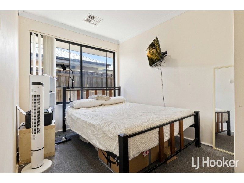 28 Evesham Drive, Ellenbrook WA 6069