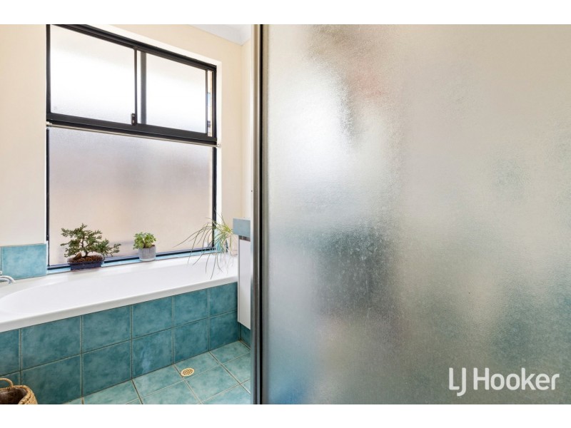 28 Evesham Drive, Ellenbrook WA 6069