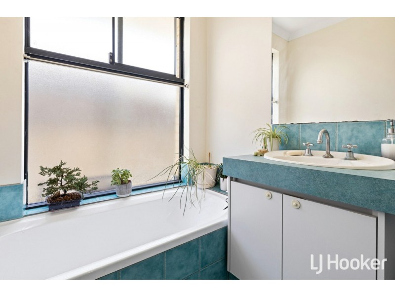 28 Evesham Drive, Ellenbrook WA 6069