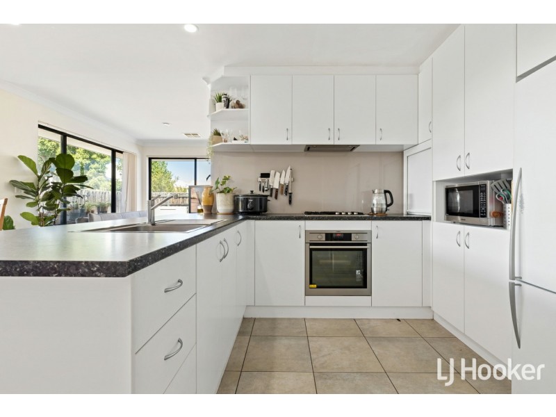 28 Evesham Drive, Ellenbrook WA 6069