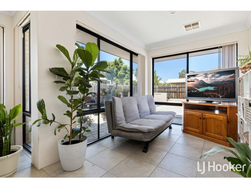 28 Evesham Drive, Ellenbrook WA 6069