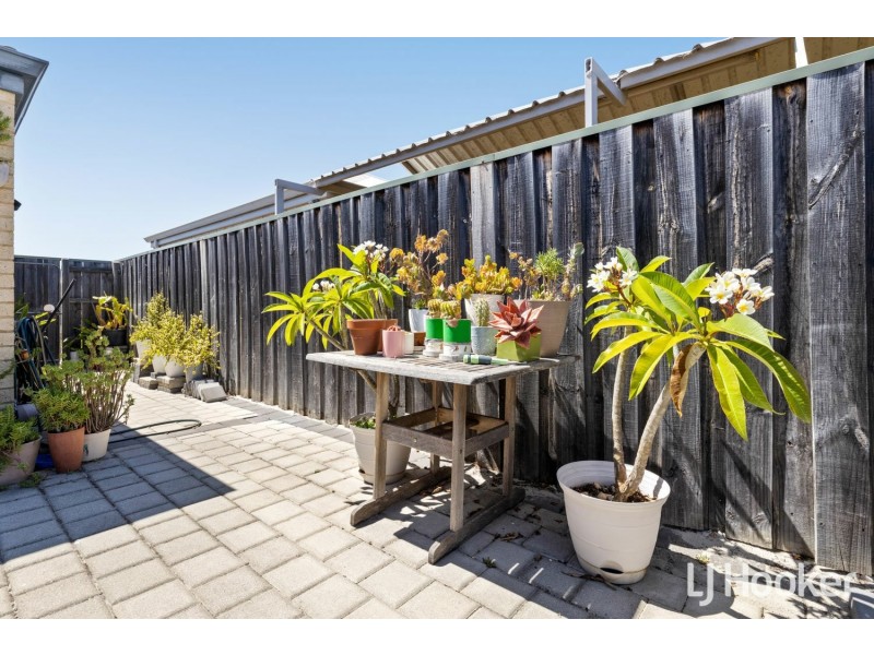 28 Evesham Drive, Ellenbrook WA 6069