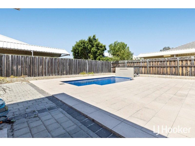 28 Evesham Drive, Ellenbrook WA 6069