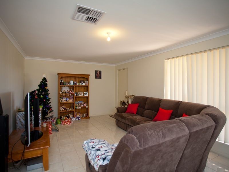39 Mona Vale Loop, Ellenbrook WA 6069