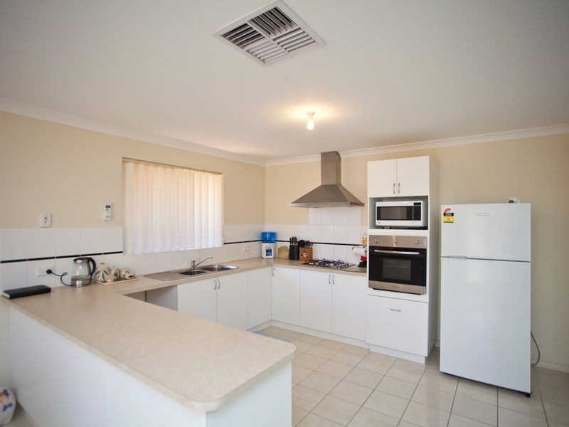 39 Mona Vale Loop, Ellenbrook WA 6069
