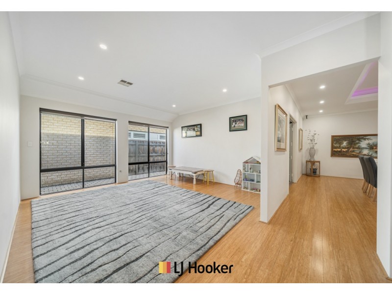 11 Petworth Drive, The Vines WA 6069
