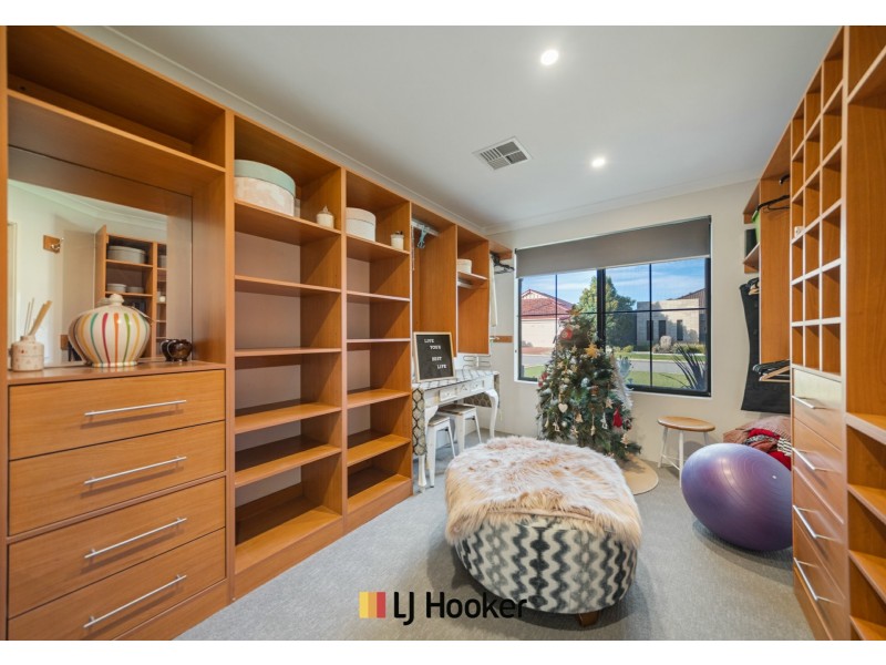 11 Petworth Drive, The Vines WA 6069