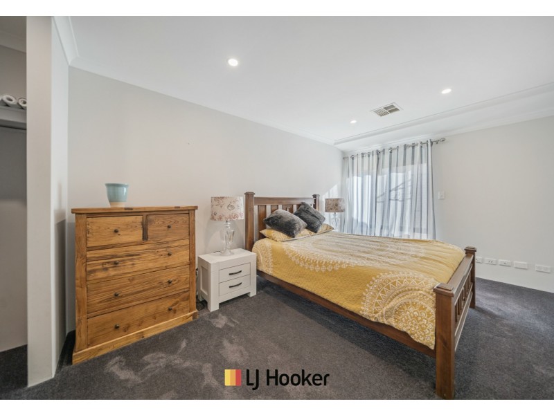 11 Petworth Drive, The Vines WA 6069