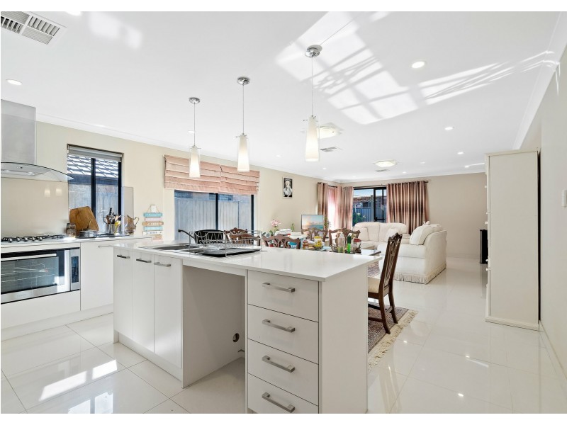 19 Evandale Way, Harrisdale WA 6112