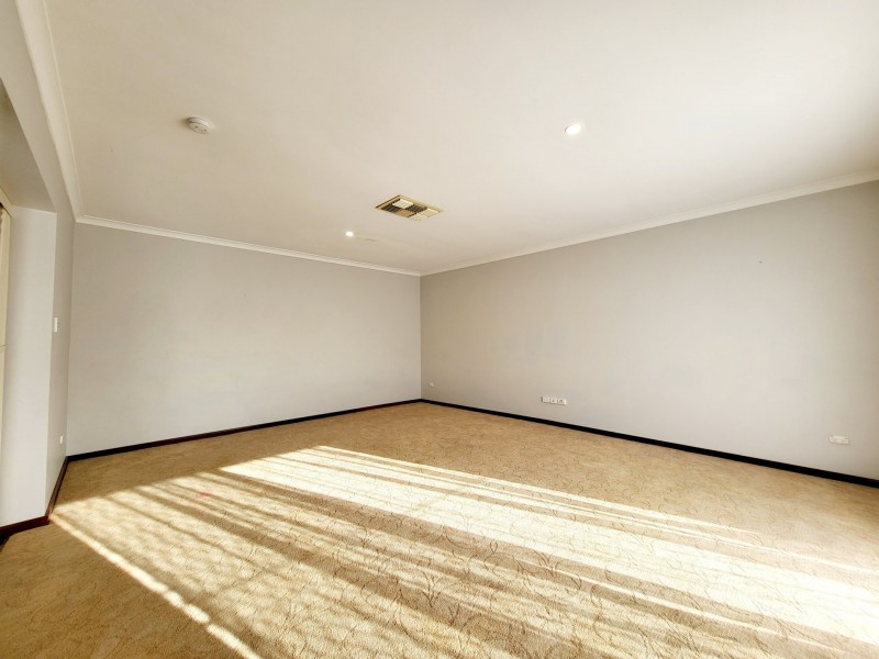 17 Hardaker Street, Eden Hill WA 6054