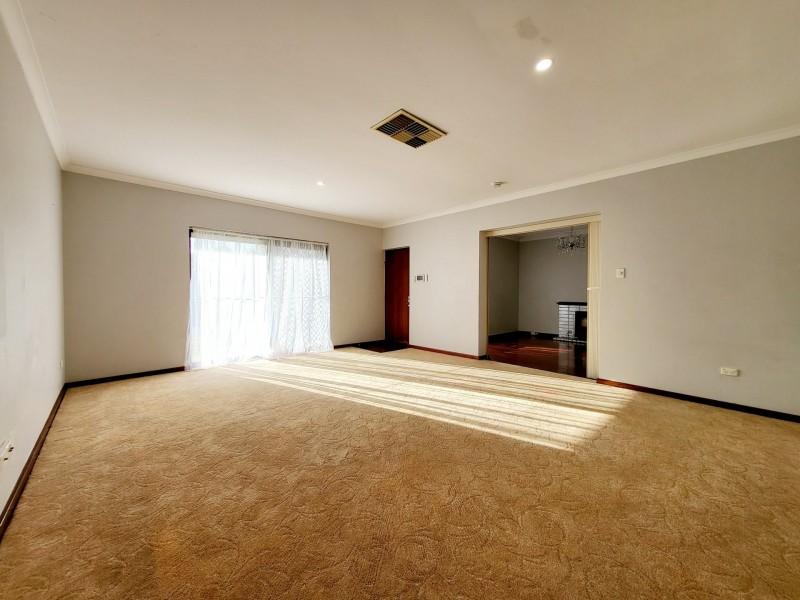 17 Hardaker Street, Eden Hill WA 6054