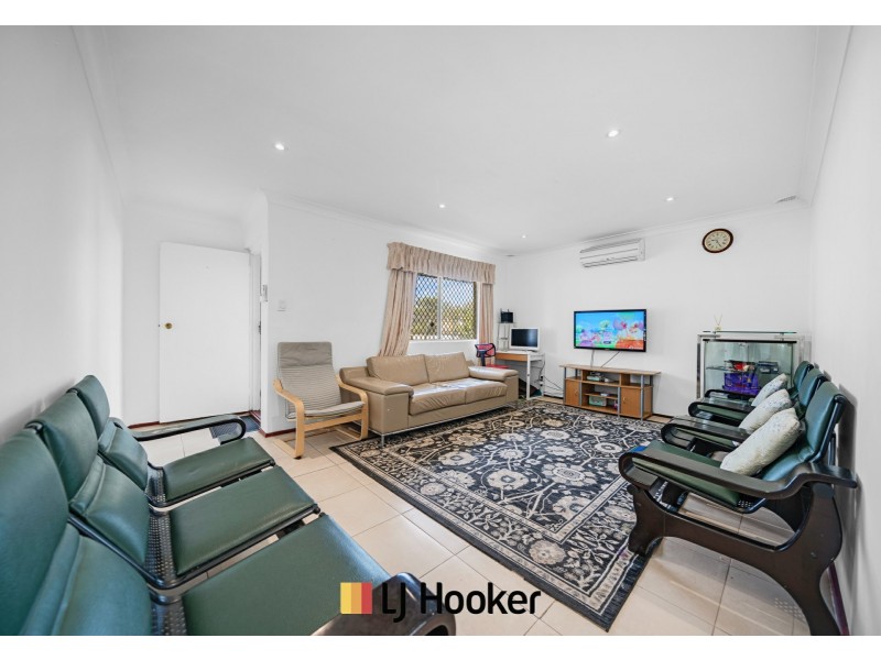 34 Curtis Way, Girrawheen WA 6064