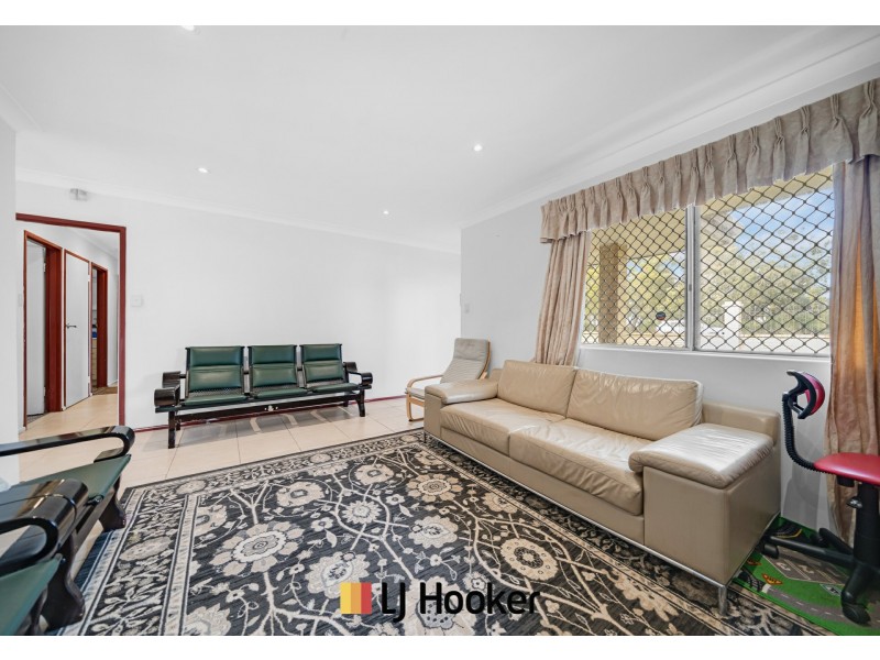 34 Curtis Way, Girrawheen WA 6064