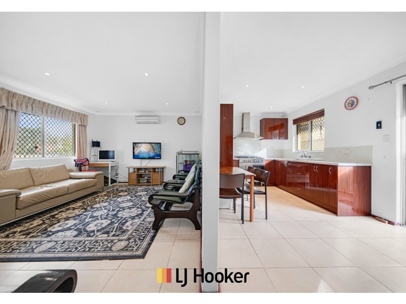 34 Curtis Way, Girrawheen WA 6064