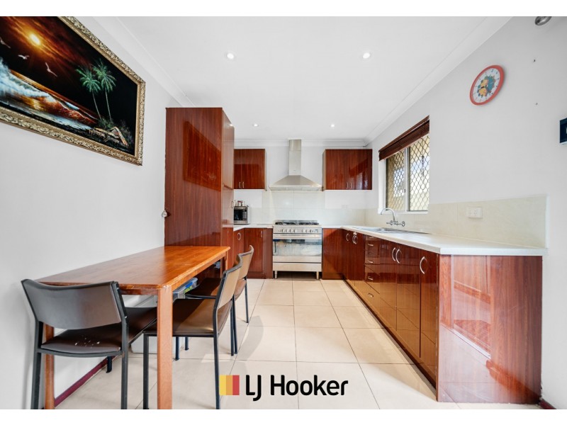 34 Curtis Way, Girrawheen WA 6064