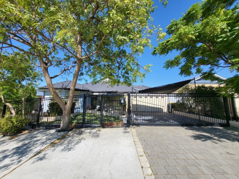 12 Driver Road, Darch WA 6065