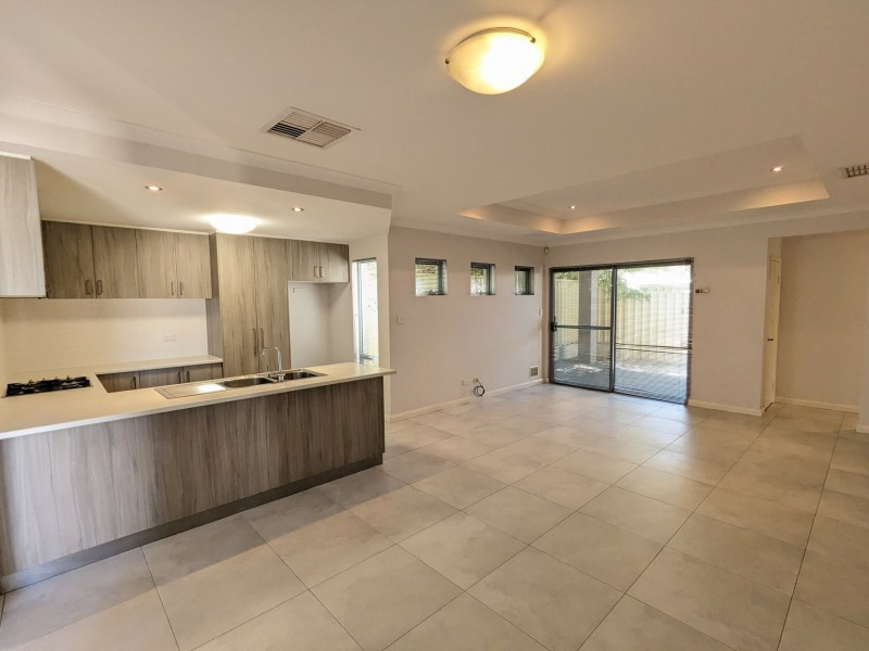19C Findon Cr, Westminster WA 6061
