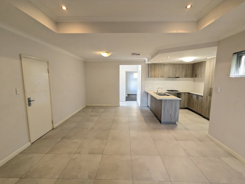 19C Findon Cr, Westminster WA 6061