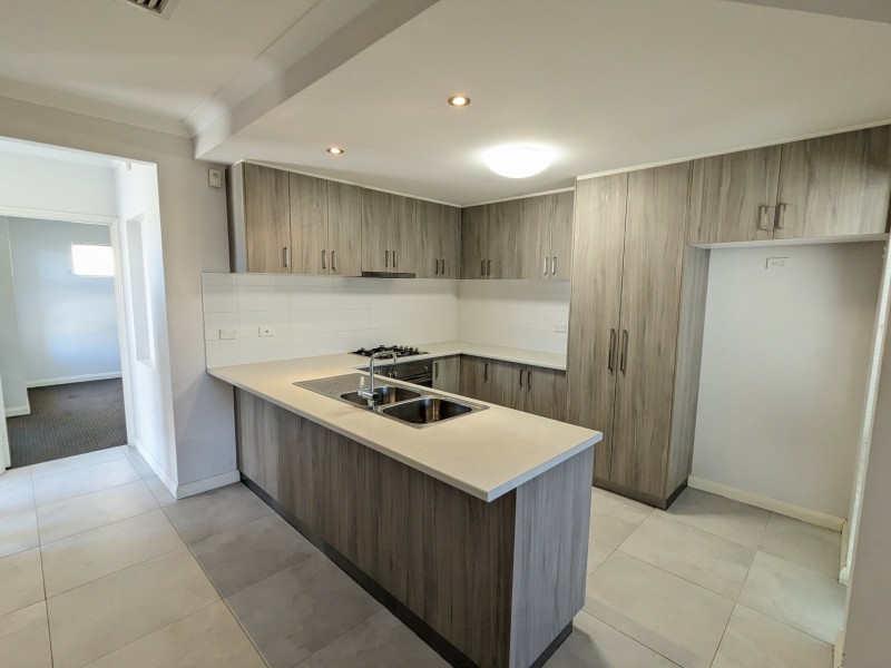19C Findon Cr, Westminster WA 6061
