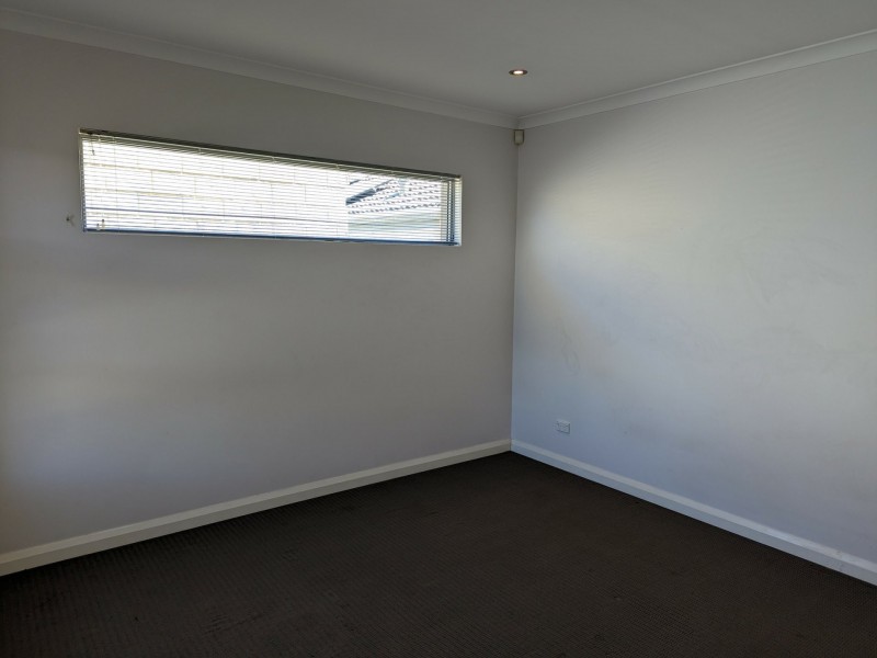 19C Findon Cr, Westminster WA 6061
