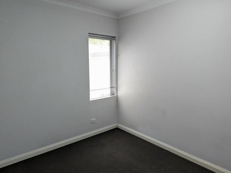 19C Findon Cr, Westminster WA 6061