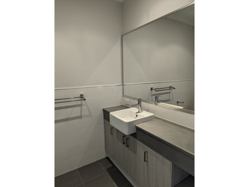 19C Findon Cr, Westminster WA 6061