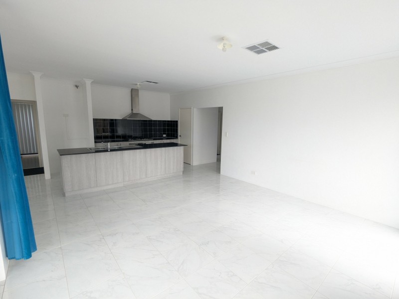 4 Boorara Rd, Ellenbrook WA 6069
