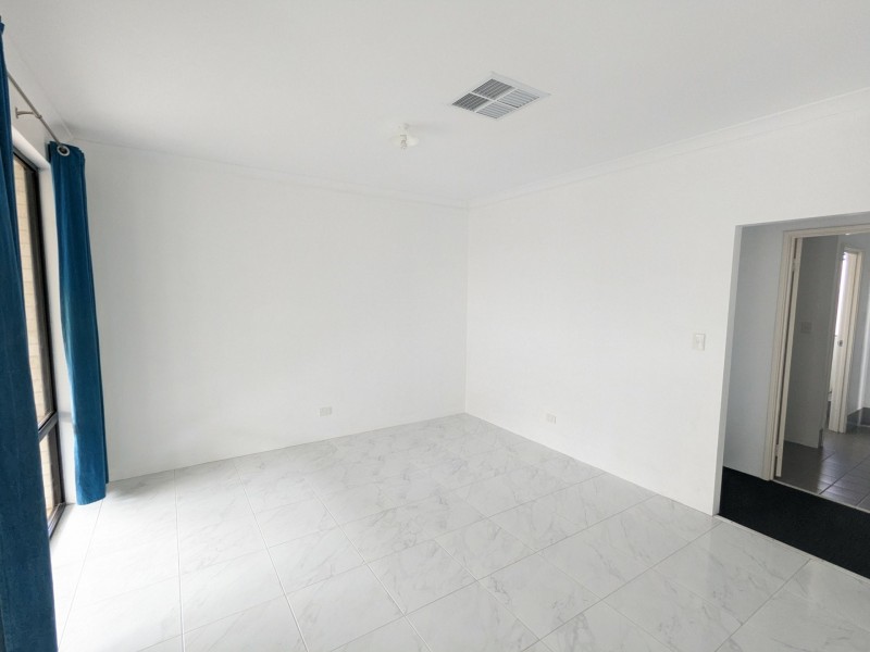 4 Boorara Rd, Ellenbrook WA 6069