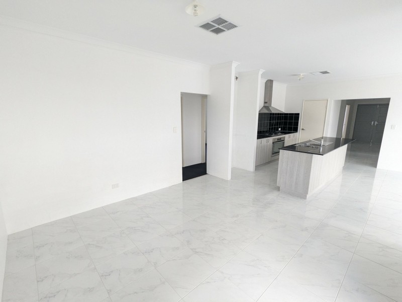 4 Boorara Rd, Ellenbrook WA 6069