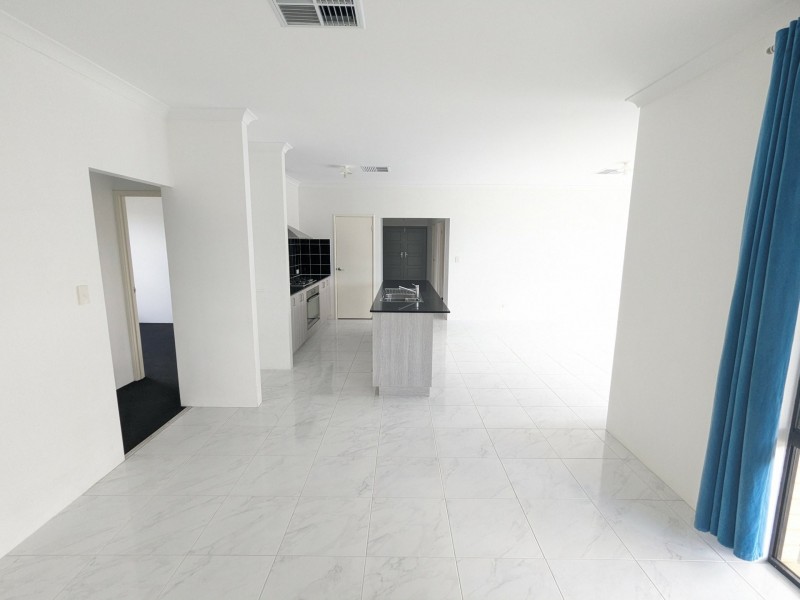 4 Boorara Rd, Ellenbrook WA 6069