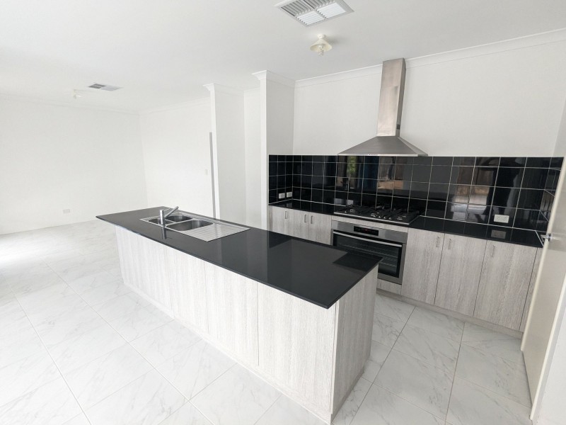 4 Boorara Rd, Ellenbrook WA 6069