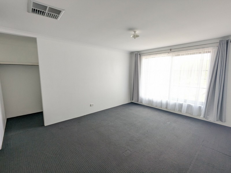 4 Boorara Rd, Ellenbrook WA 6069