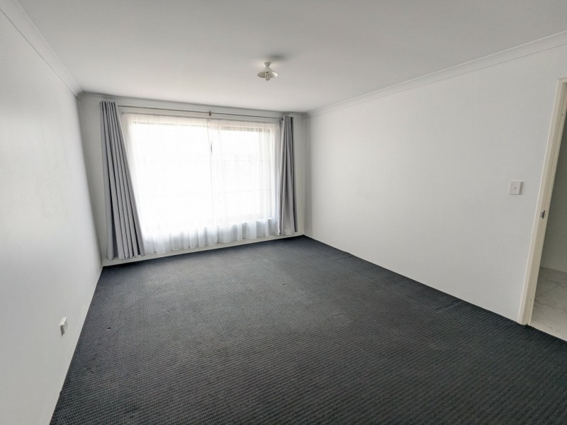 4 Boorara Rd, Ellenbrook WA 6069