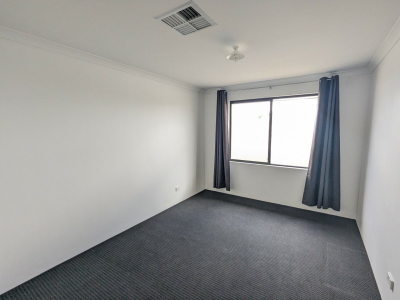 4 Boorara Rd, Ellenbrook WA 6069