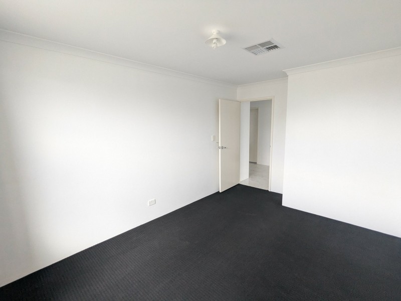 4 Boorara Rd, Ellenbrook WA 6069