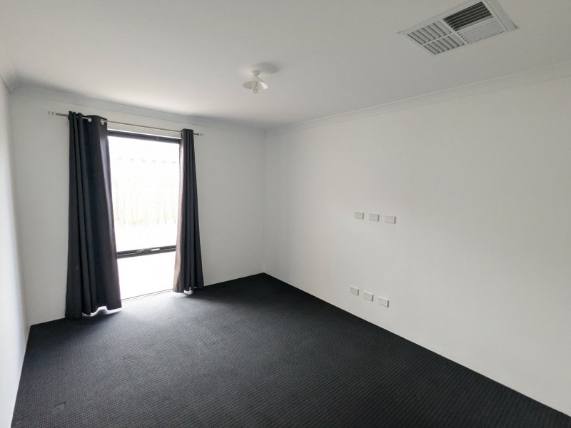 4 Boorara Rd, Ellenbrook WA 6069