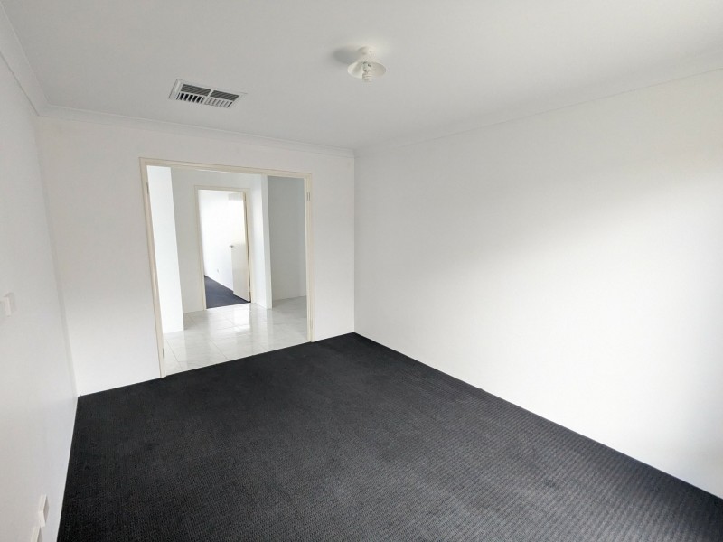 4 Boorara Rd, Ellenbrook WA 6069