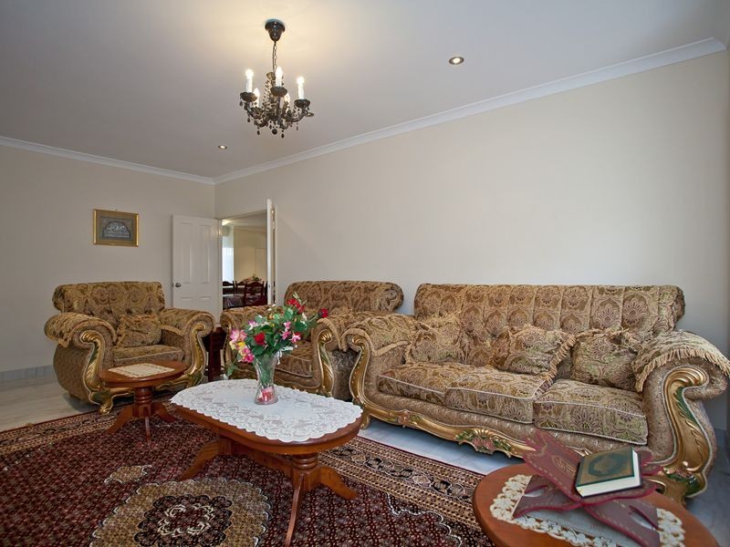 26 Saddler Circle, Mirrabooka WA 6061