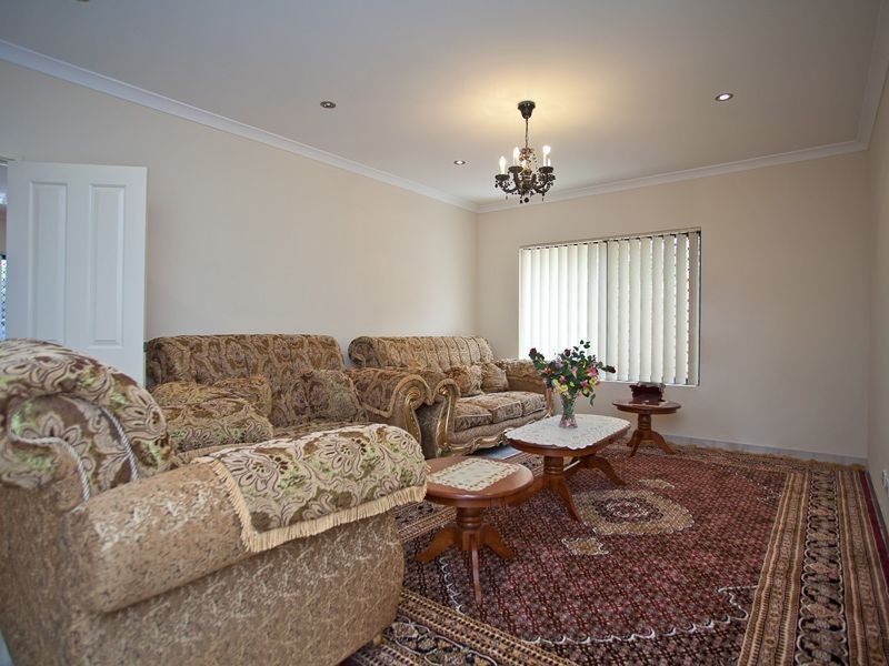 26 Saddler Circle, Mirrabooka WA 6061