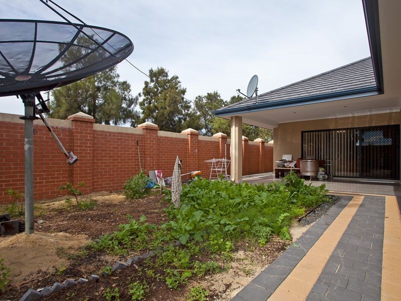26 Saddler Circle, Mirrabooka WA 6061