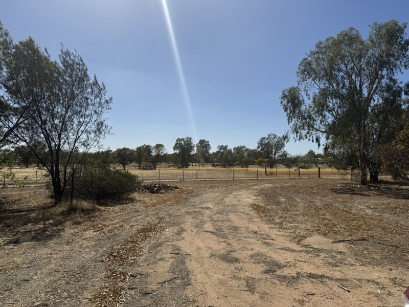 30 Simmons Road, Beverley WA 6304