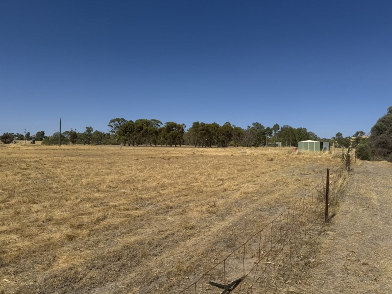 30 Simmons Road, Beverley WA 6304