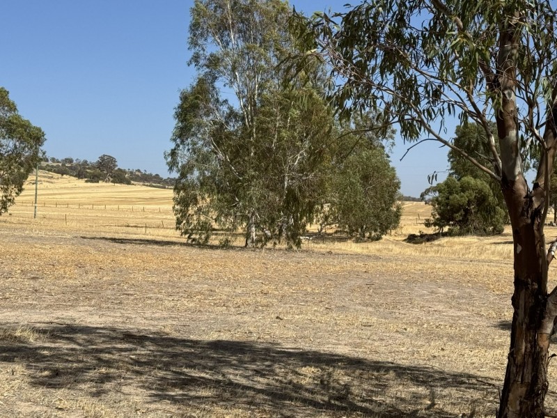 30 Simmons Road, Beverley WA 6304